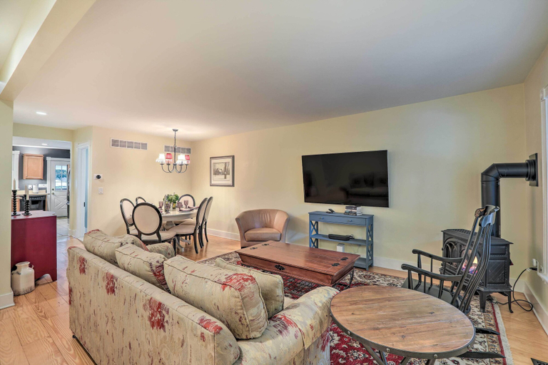 Others 5, Charming Lambertville Retreat - 1 Mi to River!, Hunterdon