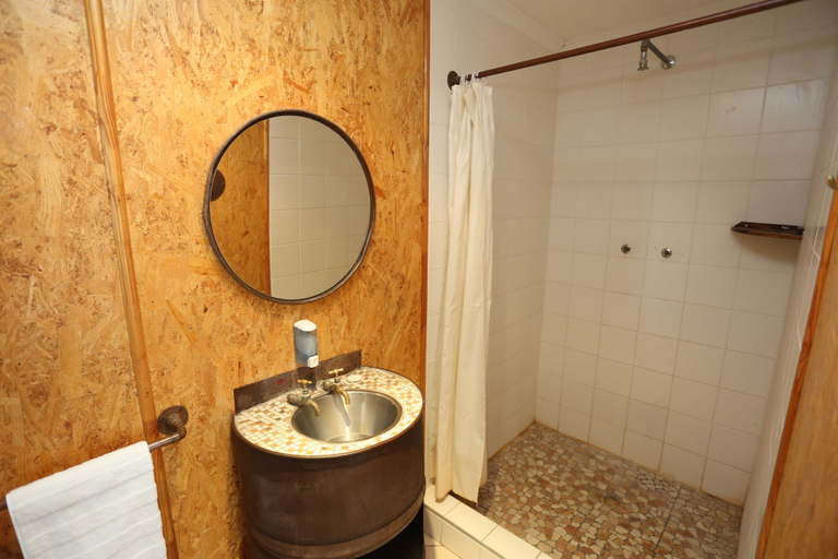 Bathroom 4, Tsumkwe Country Lodge, Tsumkwe