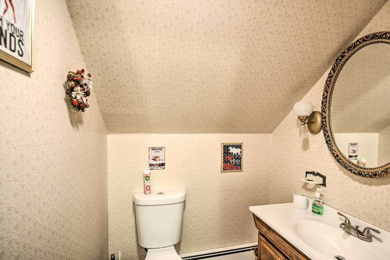 Bathroom 4, Cozy Home w/ ATV Trail Access in Berlin!, Coos