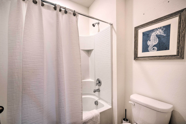 Bathroom 4, Private Pool & Resort Perks: Home in Davenport, Polk