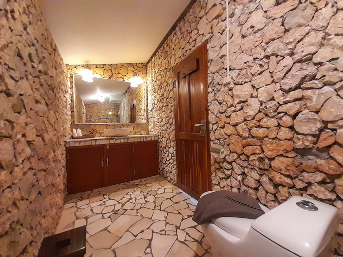 Bathroom 4