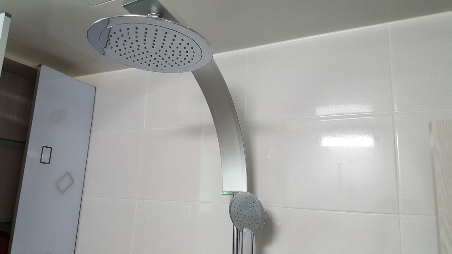 Bathroom 8