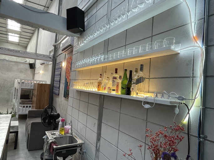 Food & Drinks 4, Old Bar Bangkok House, Khlong San