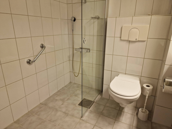 Bathroom 5, Olden Fjordhotel, Stryn