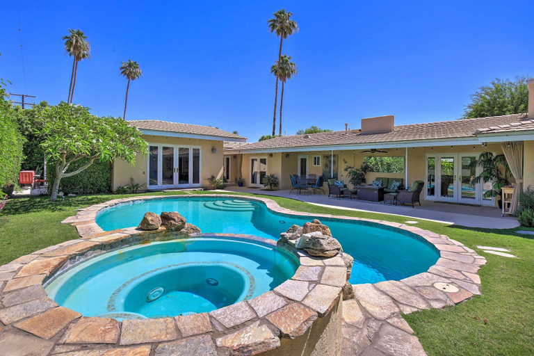 Sport & Beauty 1, Patio, Pool and Mountain Views Palm Springs Home!, Riverside