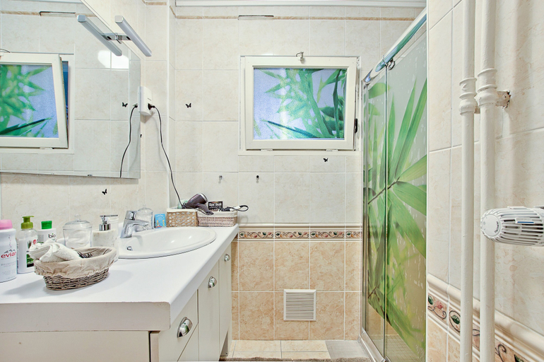 Bathroom 5, NATURALBNB, Rhône