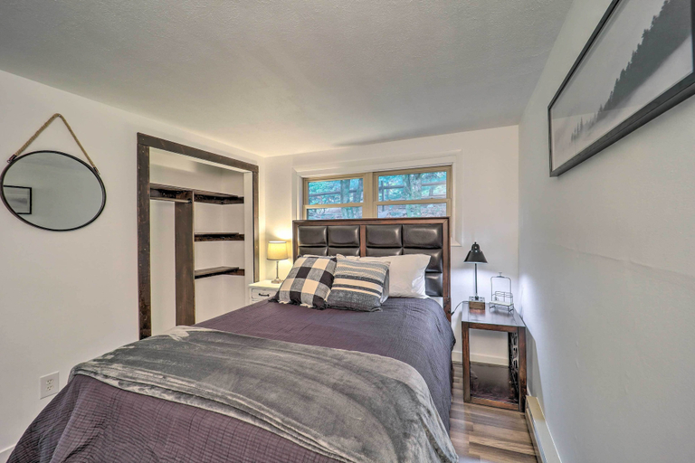 Bedroom 3, Cozy Beech Mountain Condo w/ Fireplace & Deck, Watauga