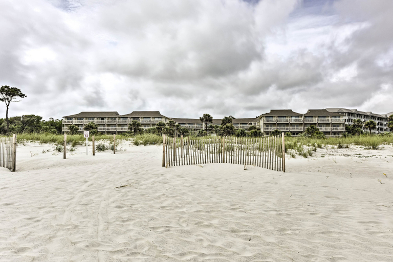Exterior & Views 2, Walk to Bars & Shops: Resort Condo in Hilton Head!, Beaufort