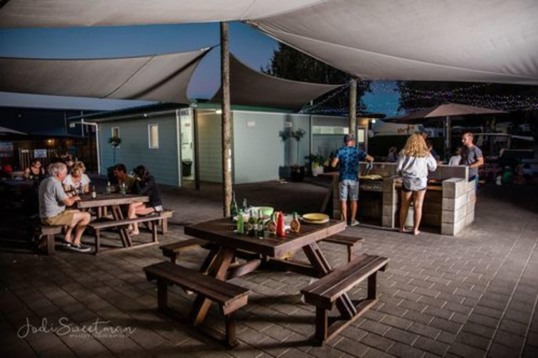 Food & Drinks 5, Taupo TOP 10 Holiday Park, Taupo