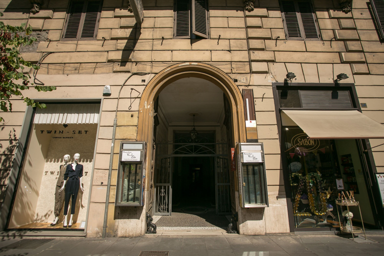 Exterior & Views 2, The B Place Cola Guesthouse, Roma