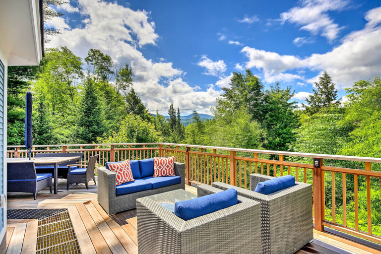Others 5, Pet-Friendly House w/ Deck - 10 Mi to Stowe Mtn!, Lamoille