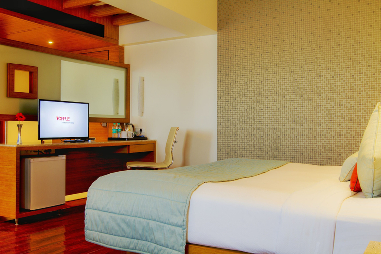Bedroom 2, 7 Apple Hotel Pimpri Pune, Pune