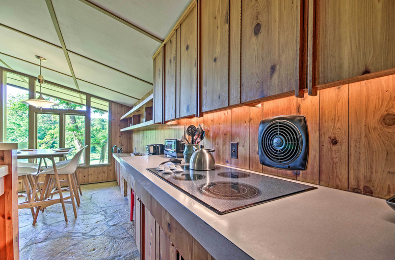 Others 2, Tranquil Mid-Century Modern Cottage with Forest View, Sharp