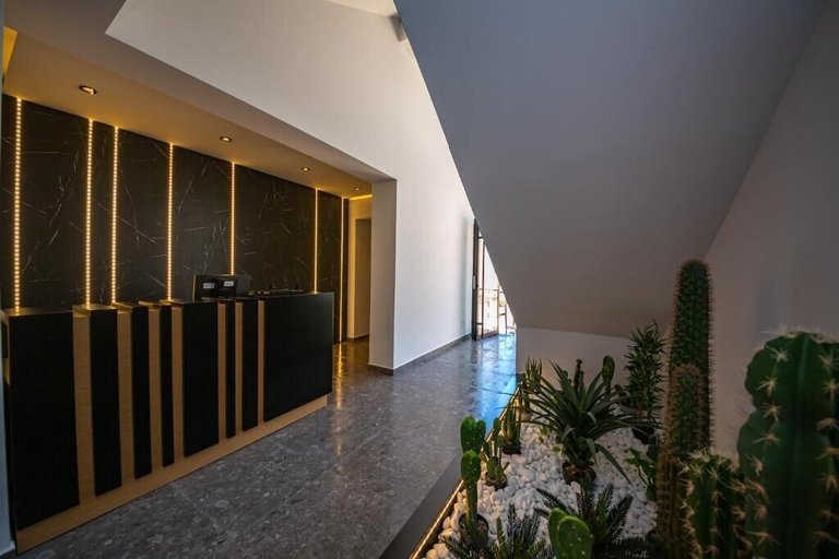 Others 5, Apart-Hotel Lili2, Sarandës