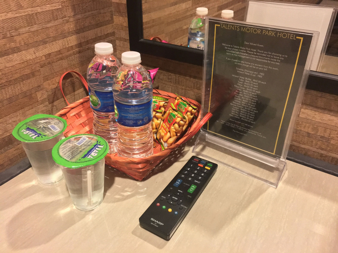 Food & Drinks