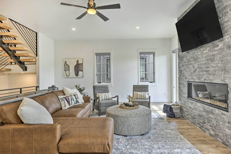 Others 1, Luxury Winter Park Getaway w/ Rooftop Deck!, Grand