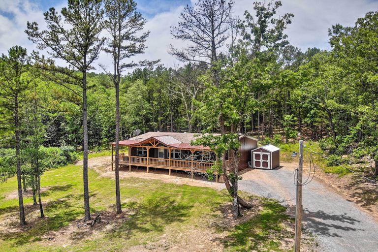 Exterior & Views 2, Updated Tuskahoma Cabin w/ Fire Pit & Deck!, Latimer