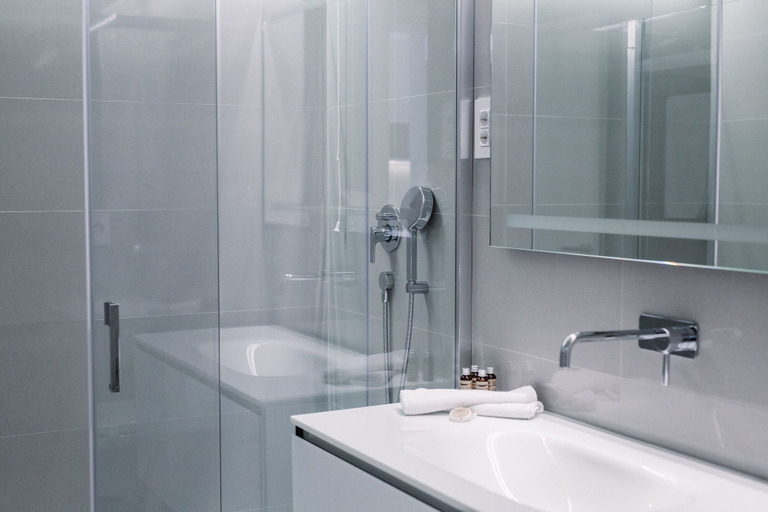 Bathroom 5, Joel Hotel, Novalja