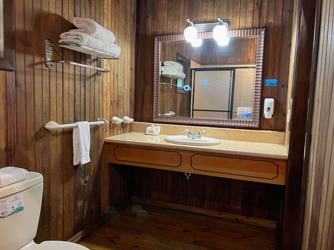Bathroom 4, La Ensenada Beach Resort - All Inclusive, Tela