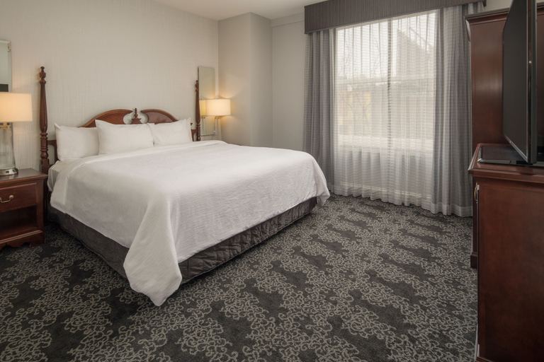 Bedroom 3, Embassy Suites by Hilton Portland Downtown, Multnomah