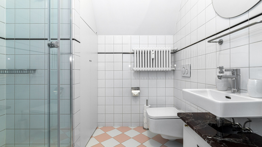 Bathroom 4, Maya's 37, Gdańsk City
