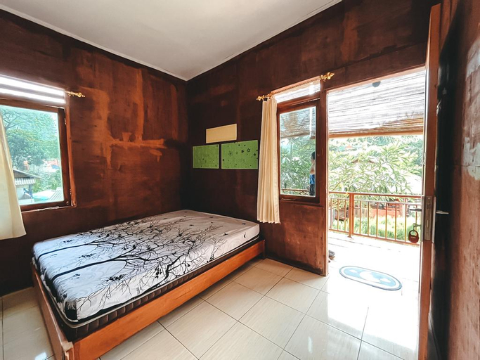 Bedroom 5, Kedai Tepi Sungai Villa & Campsite, Bogor