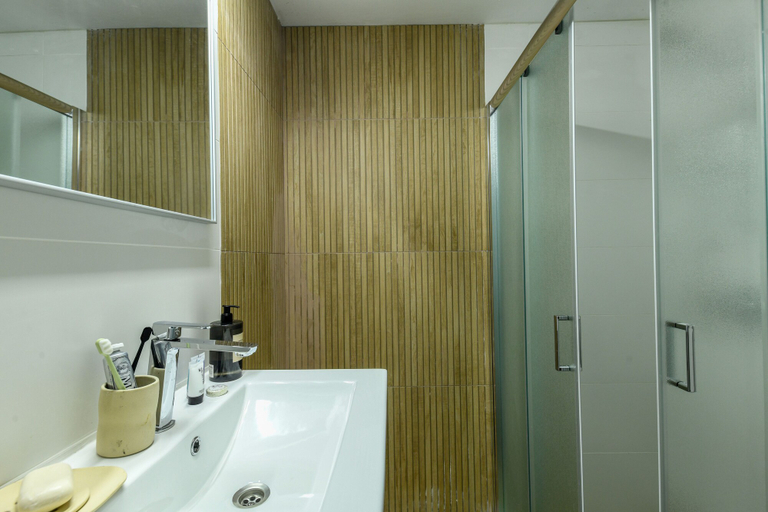 Bathroom 3, Charming Studio Apartment with kitchen