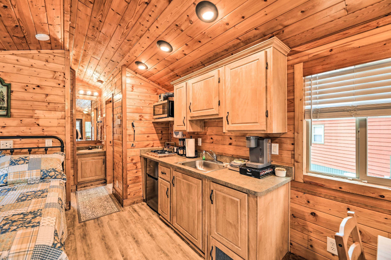 Others 4, Beautiful New Bern Studio Cabin w/ Fire Pit!, Craven