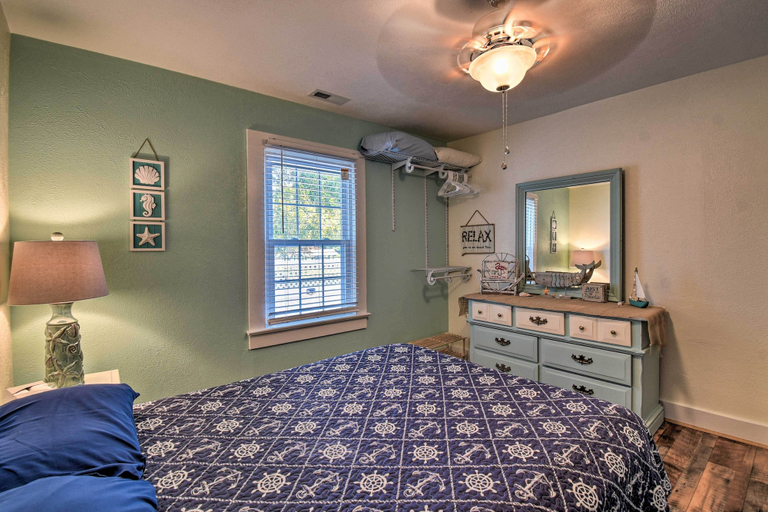 Bedroom 2, Riverfront Cottage: Fire Pit & Kayaks, Middlesex