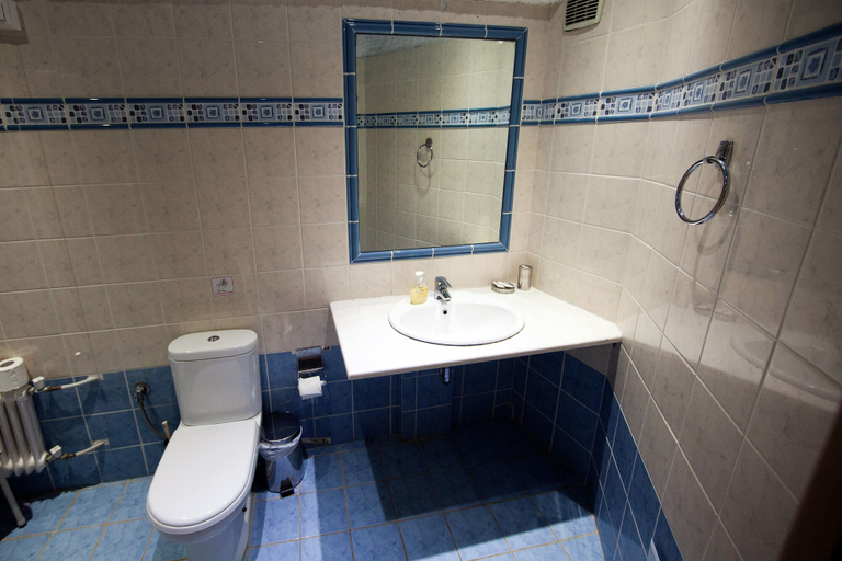 Bathroom 5, Thomas Beach Hotel, Attica