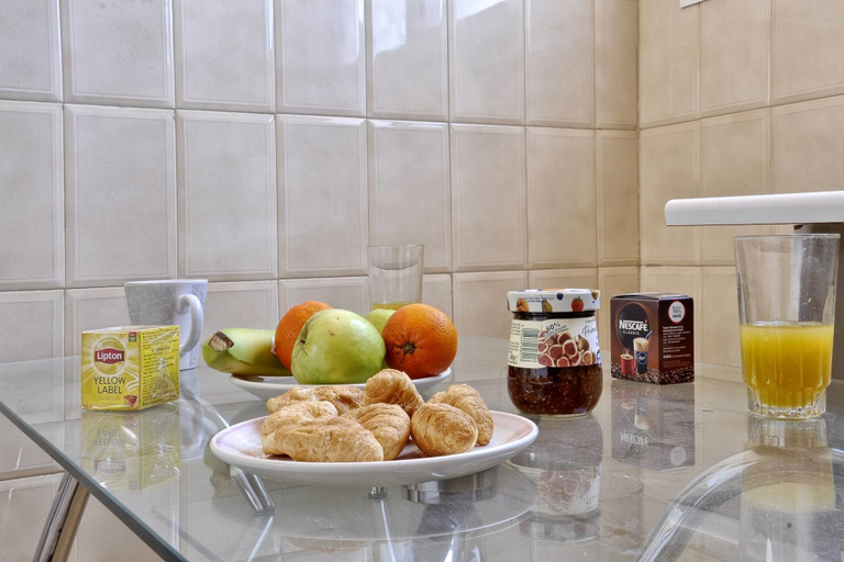 Food & Drinks 4, Historic Plaka Apartments, Attica