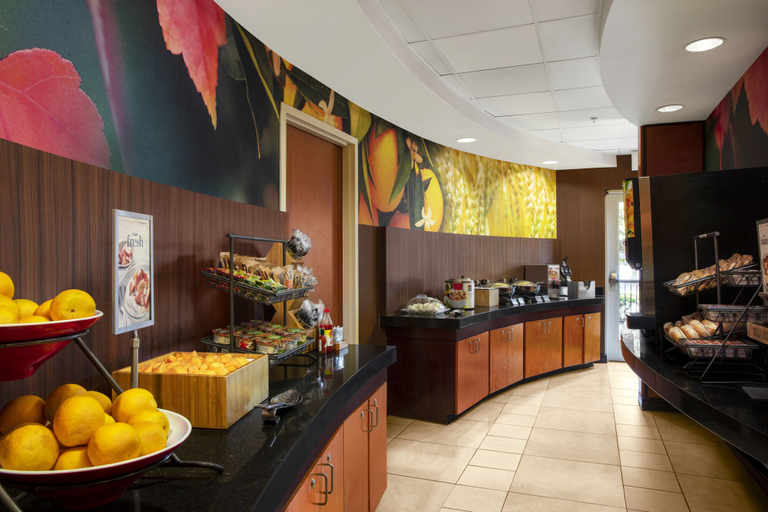 Food & Drinks 4, Fairfield Inn & Suites by Marriott Augusta, Kennebec