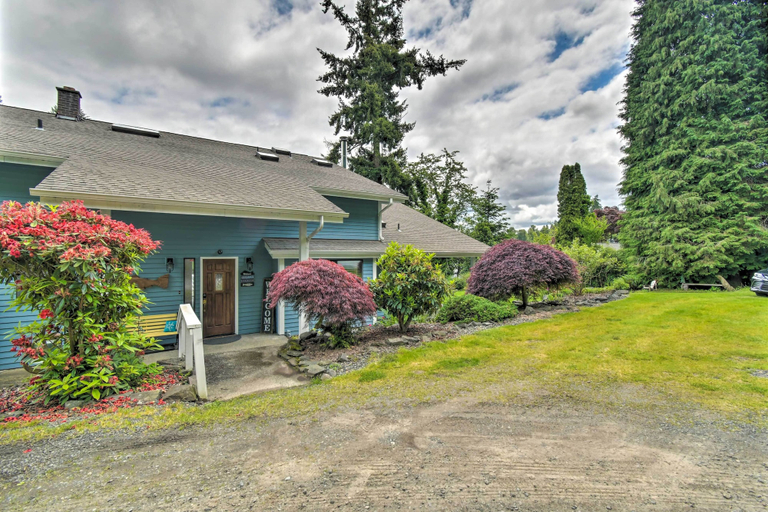 Exterior & Views, The Swedish Fish: Getaway on Lake Saint Clair!, Thurston