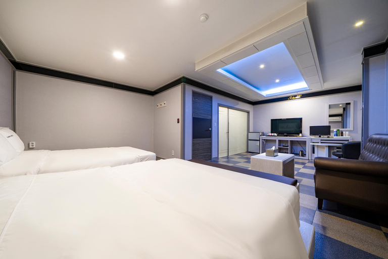 Bedroom 2, Wonju Rivera, Wonju