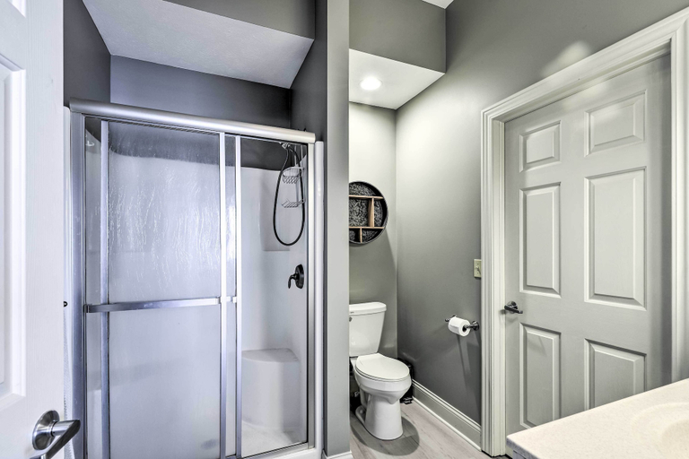 Bathroom, Dtwn Ludington Condo: Balcony, Walk To Beach!, Mason