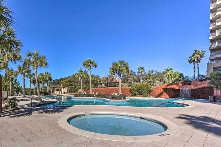 Sport & Beauty 4, Sun-filled Miramar Beach Studio w/ Ocean View, Walton