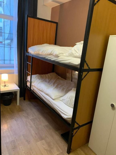 Bedroom 5, Helen Hostel u Náměstí Míru, Praha 2