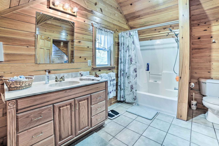 Others 4, Secluded Lost Lake Cottage w/ Spacious Loft!, Presque Isle