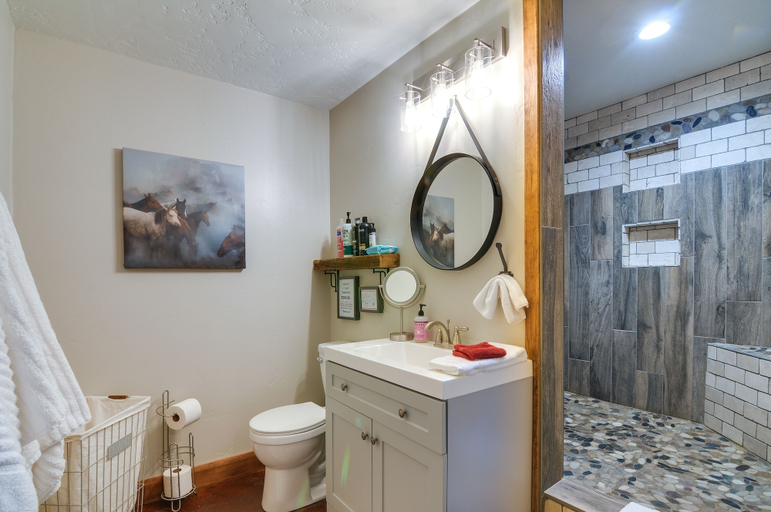 Bathroom 4, Ranch Studio - 25 Mi to Bryce Canyon National Park, Garfield