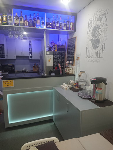 Food & Drinks 5, Altitude 1900 Dive resorts