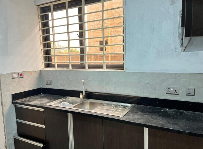 Others 4, Racapa Apartments, Tema