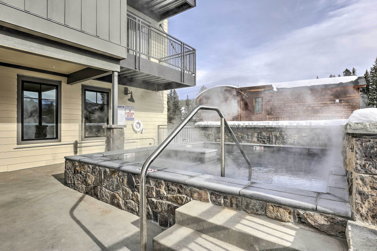 Exterior & Views 2, Newly Built Ski Condo w/ Hot Tub & Shuttle Access!, Grand