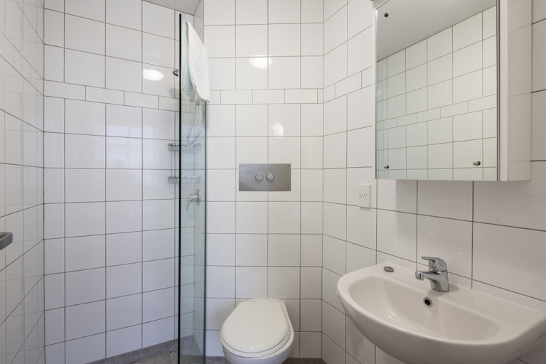 Bathroom 3, Ibis Styles Invercargill, Invercargill
