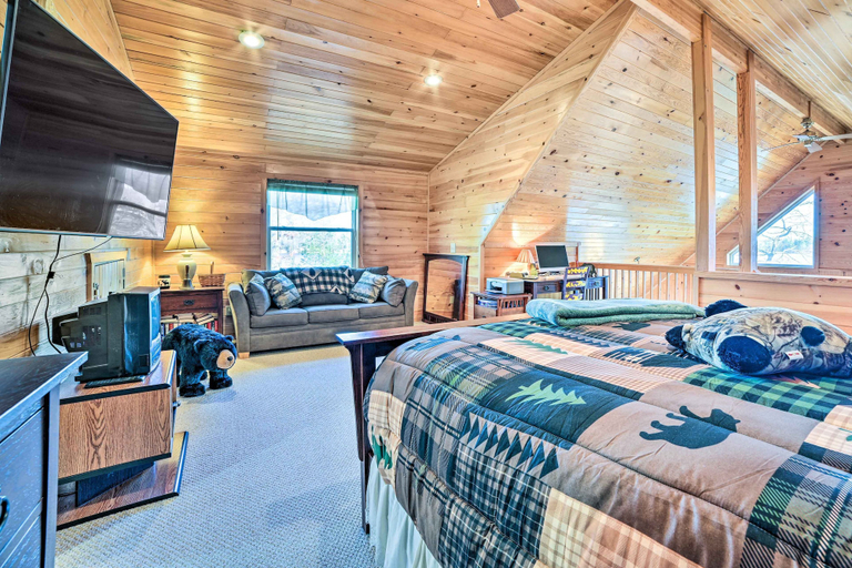 Others 5, Secluded Lost Lake Cottage w/ Spacious Loft!, Presque Isle