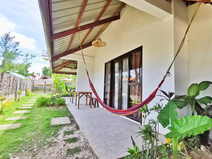 Cozy Modern Tropical Room in General Luna, General Luna