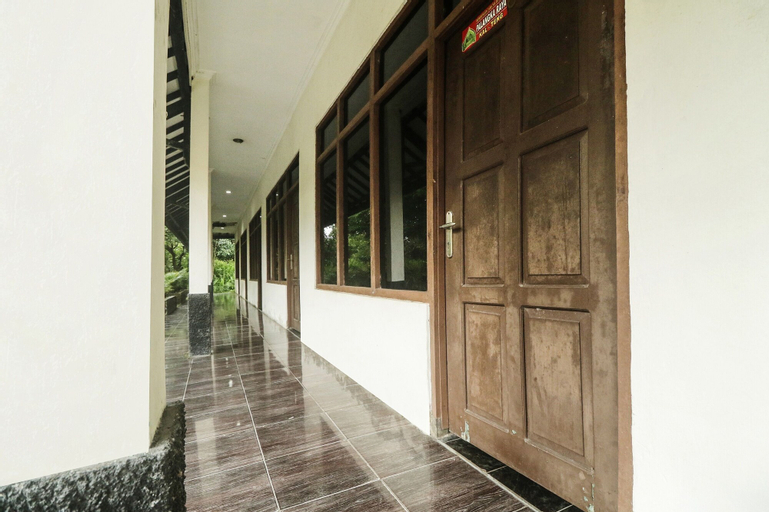 Public Area 3, OYO 90490 Hotel Nyi Rindang, Palangkaraya