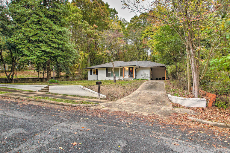Exterior & Views 1, Beautiful Hot Springs Home: Central Location!, Garland