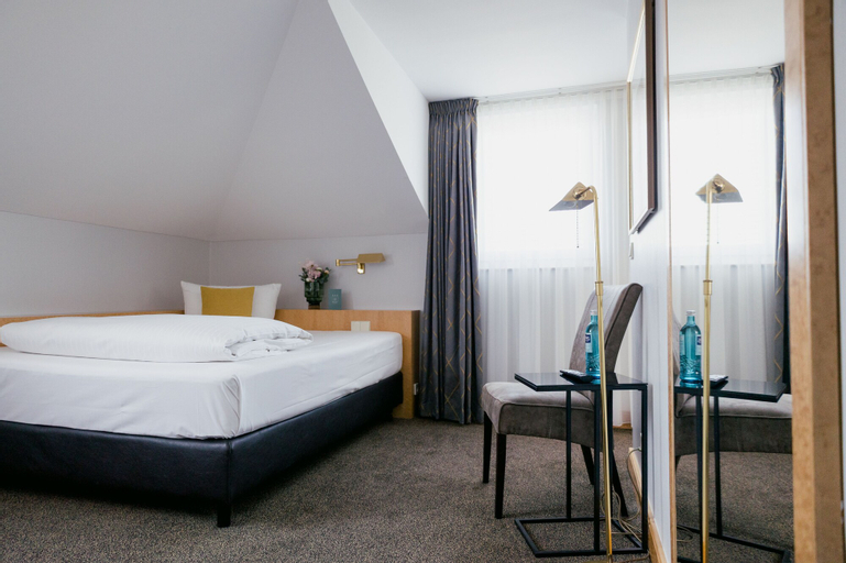 Bedroom 12