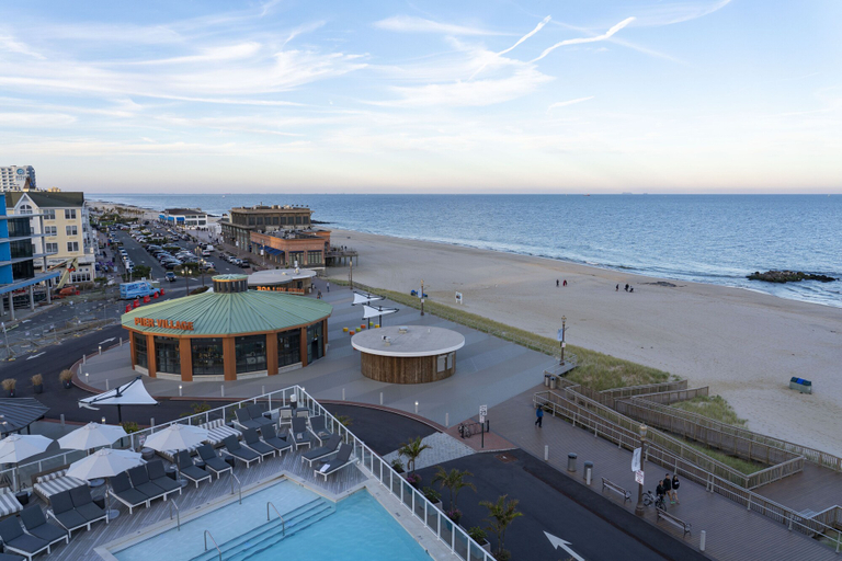 Exterior & Views 2, Wave Resort, Monmouth