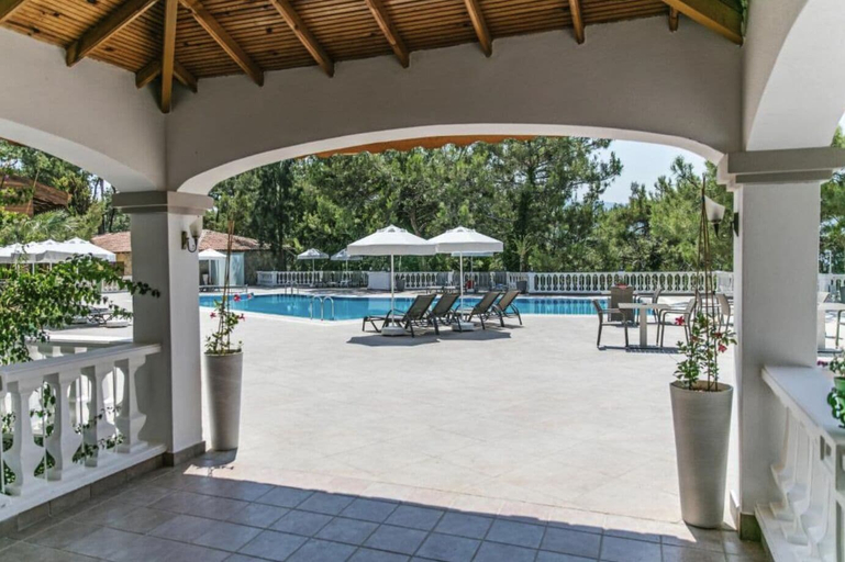 Pool 4, Pine Villas & Apartments Kusadasi, Kuşadası